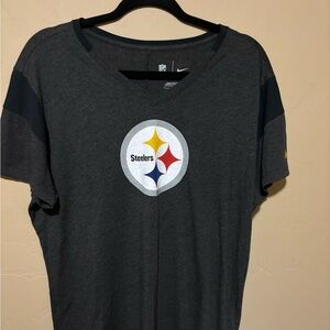 Women’s Steeler’s shirt.